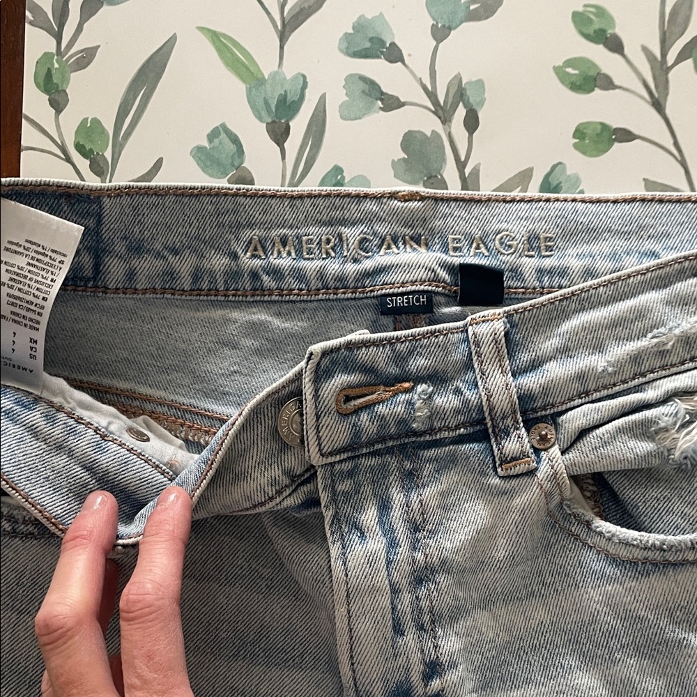 American Eagle Outfitters Women's Distressed Light Blue Boyfriend Jeans